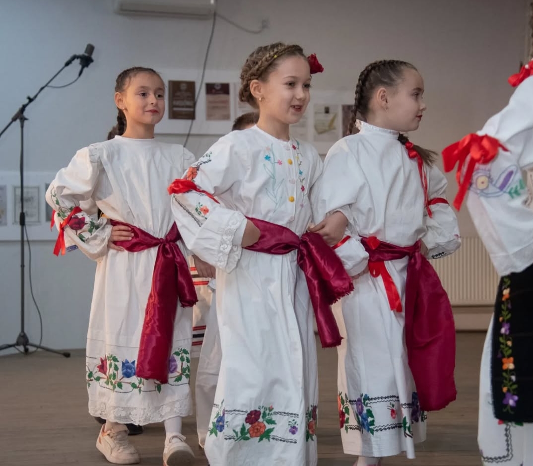 Фотографија 7 из галерије КУД Абрашевић Прилужје