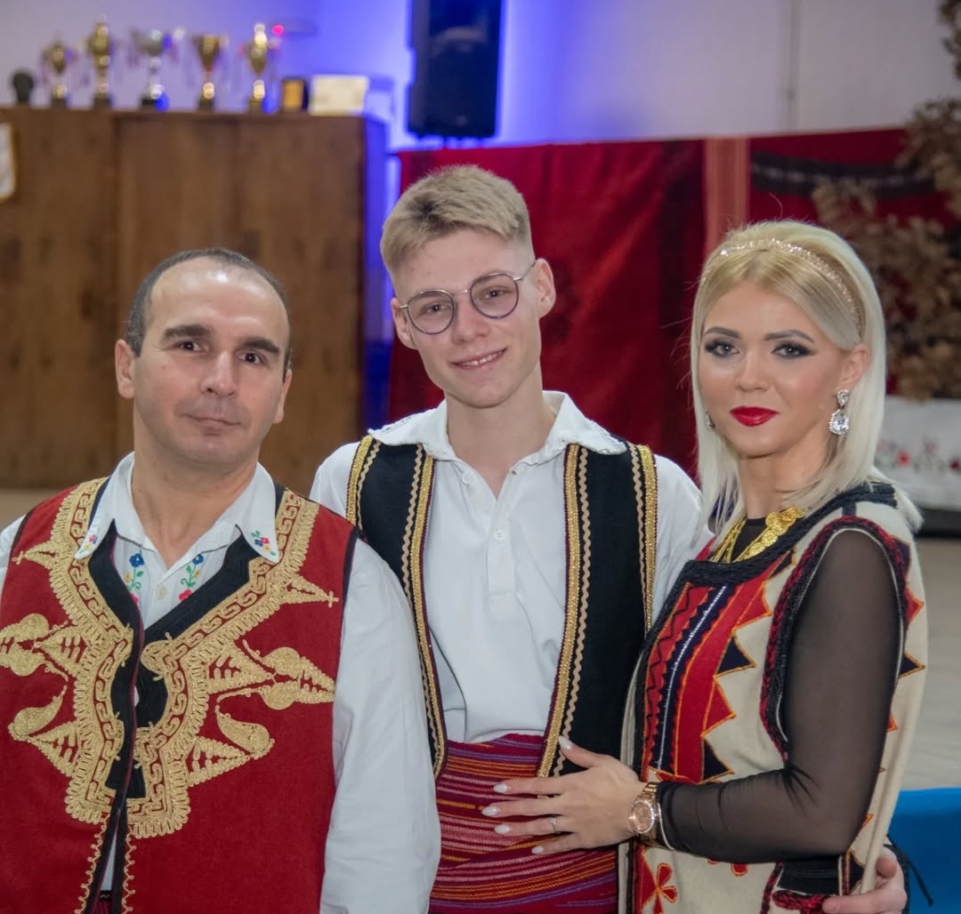 Фотографија 2 из галерије КУД Абрашевић Прилужје